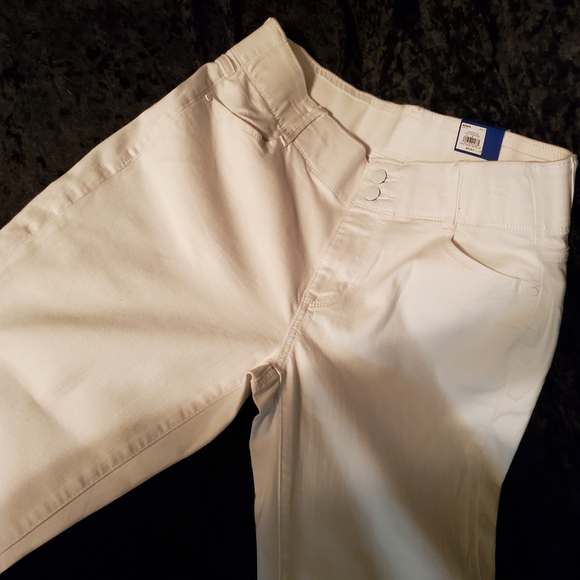 💄NWT Women's Apt. 9® Tummy Control Midrise Bootcut Jeans - Picture 3 of 10